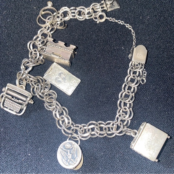 Elco Sterling Silver 6 Charms bracelet vintage safety chain 
Piano BEAU STERLING - Picture 1 of 16